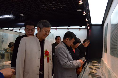 《書法導報》社長、總編輯王榮升等參觀青瓷博物館